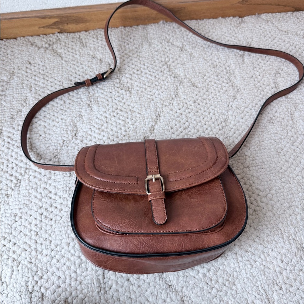 Elegant Tan Crossbody Bag